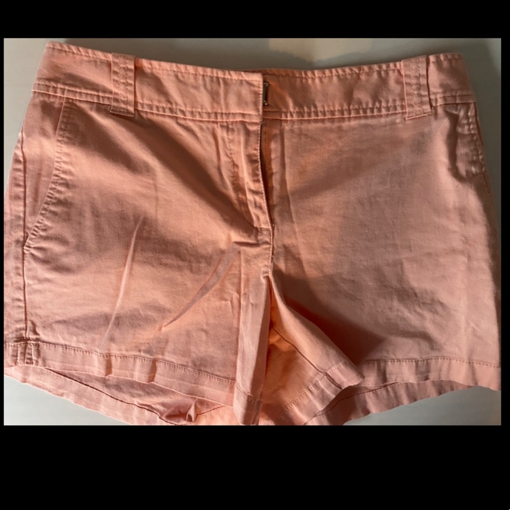 Like New!! New York and Company Peach Shorts